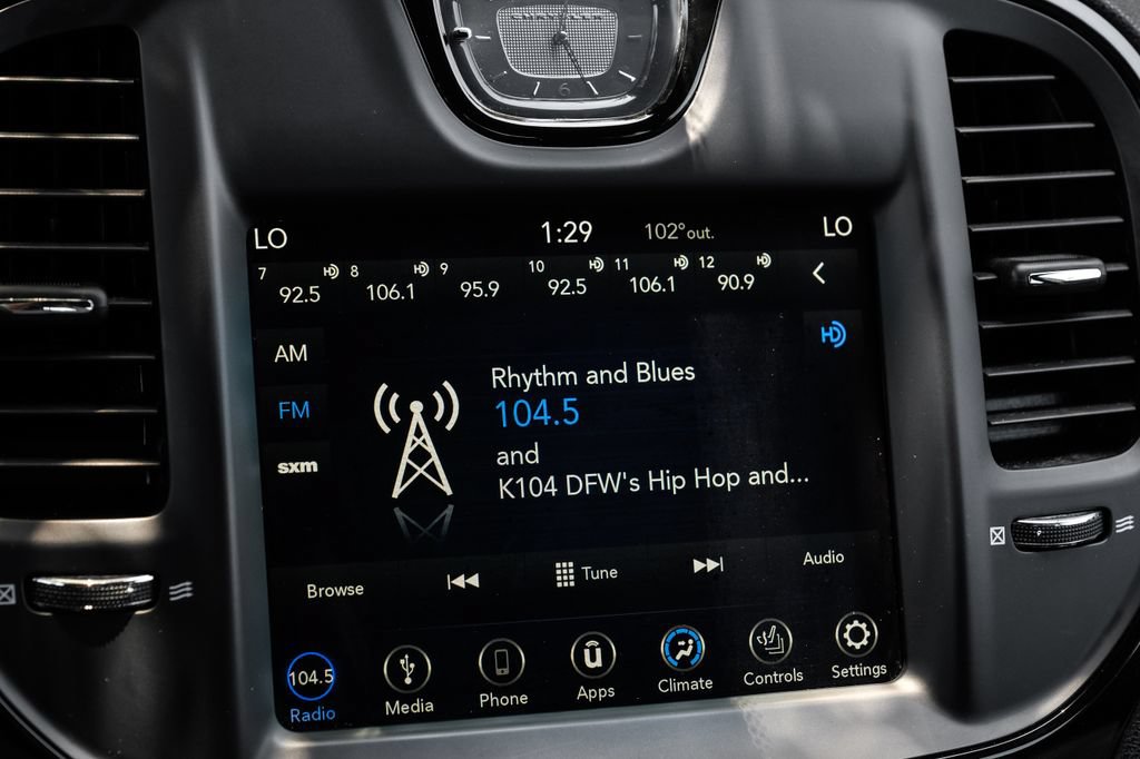 Used 2019 Chrysler 300 S RWD image 6