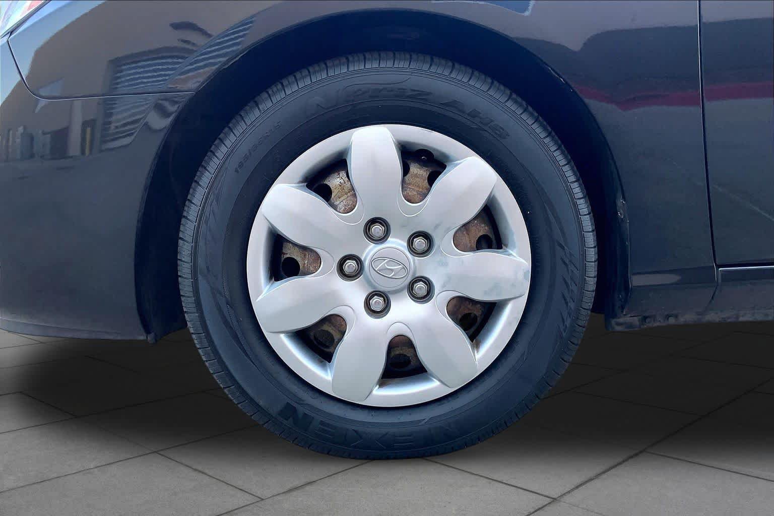 Used 2007 Hyundai Elantra GLS FWD image 10