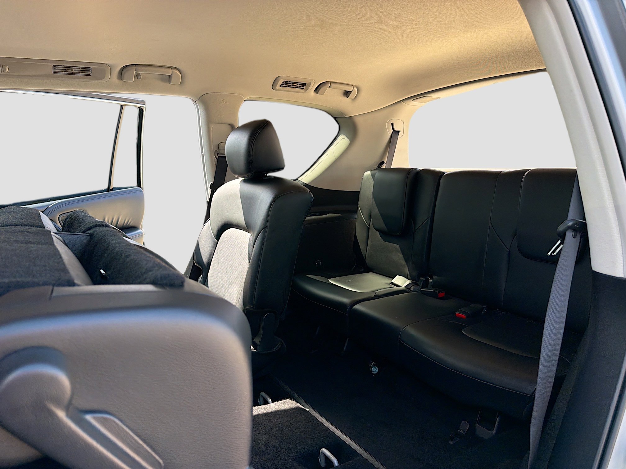 Used 2024 Nissan Armada SL AWD/4WD image 7