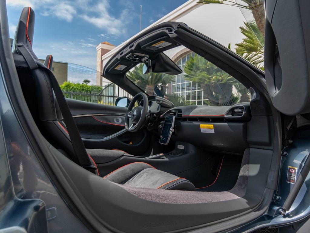 New 2026 McLaren Artura Spider image 11