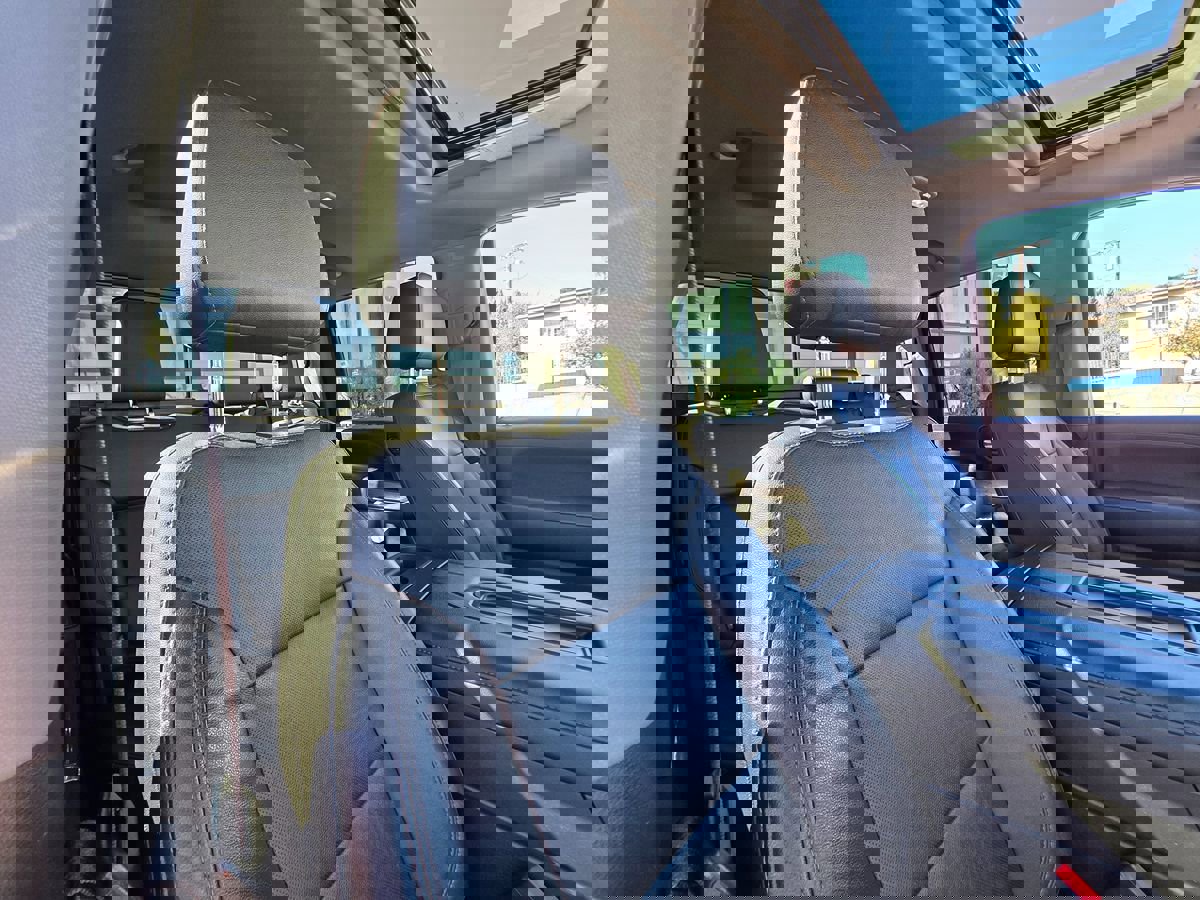 Used 2020 Chevrolet Silverado 2500 LTZ w/ LTZ Premium Package image 17