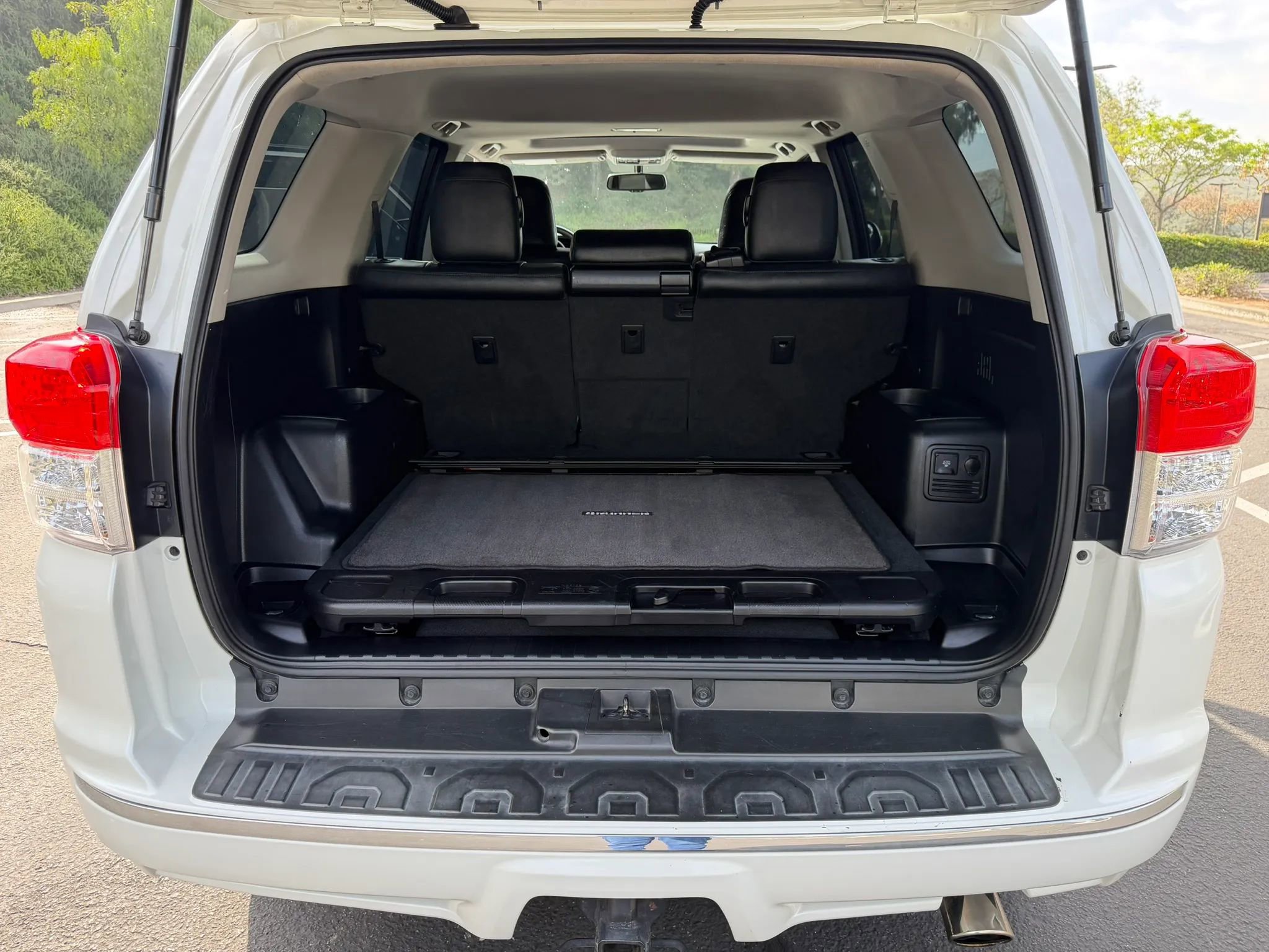 Used 2010 Toyota 4Runner Limited image 13