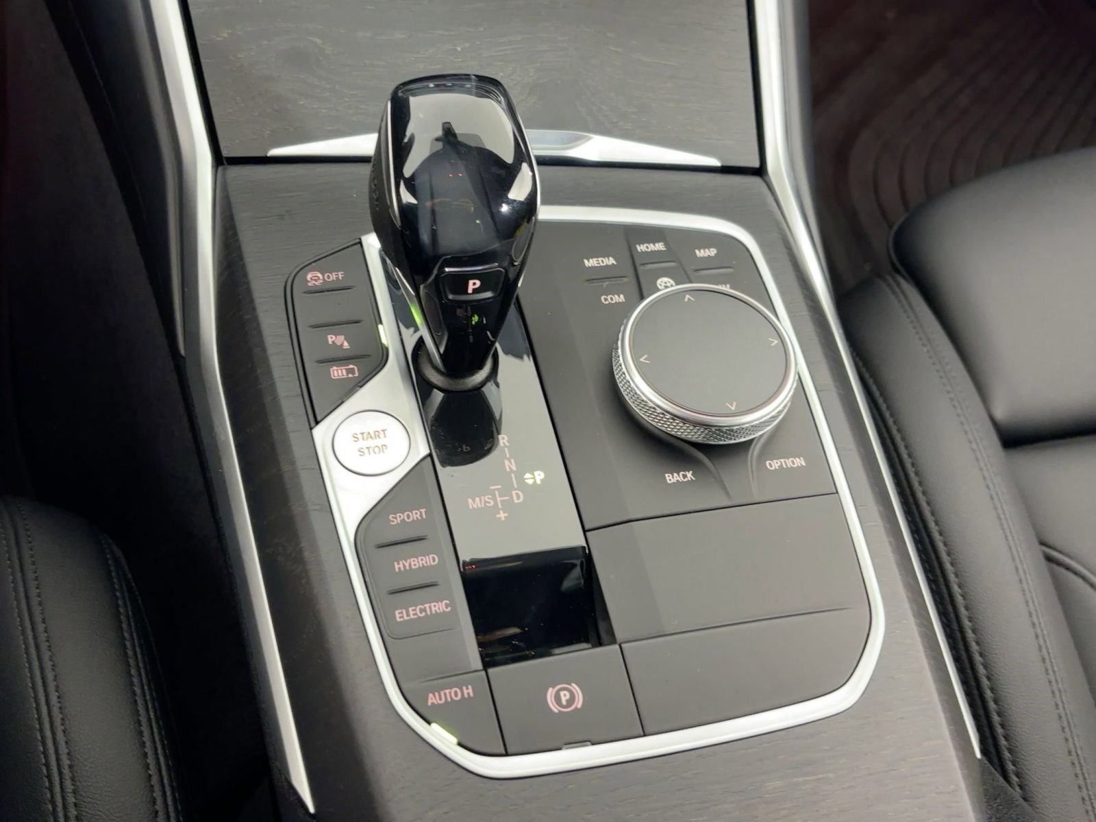 Used 2021 BMW 330e xDrive w/ M Sport Package image 16