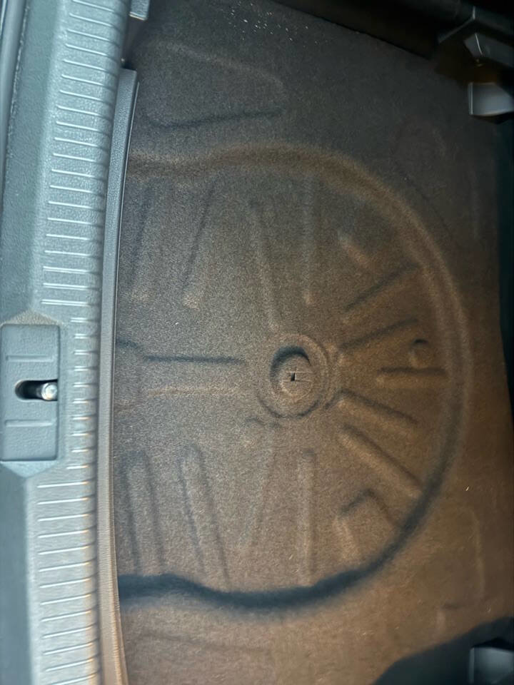 Used 2016 Volkswagen e-Golf SEL Premium w/ Driver Assistance Package image 24