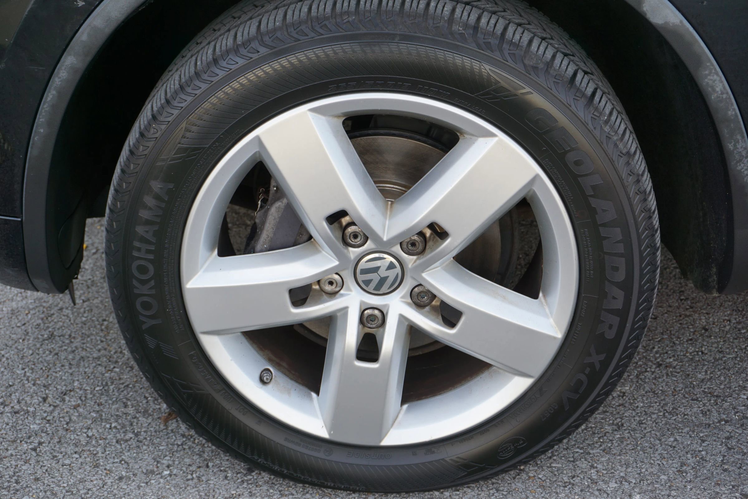 Used 2014 Volkswagen Touareg Sport image 10