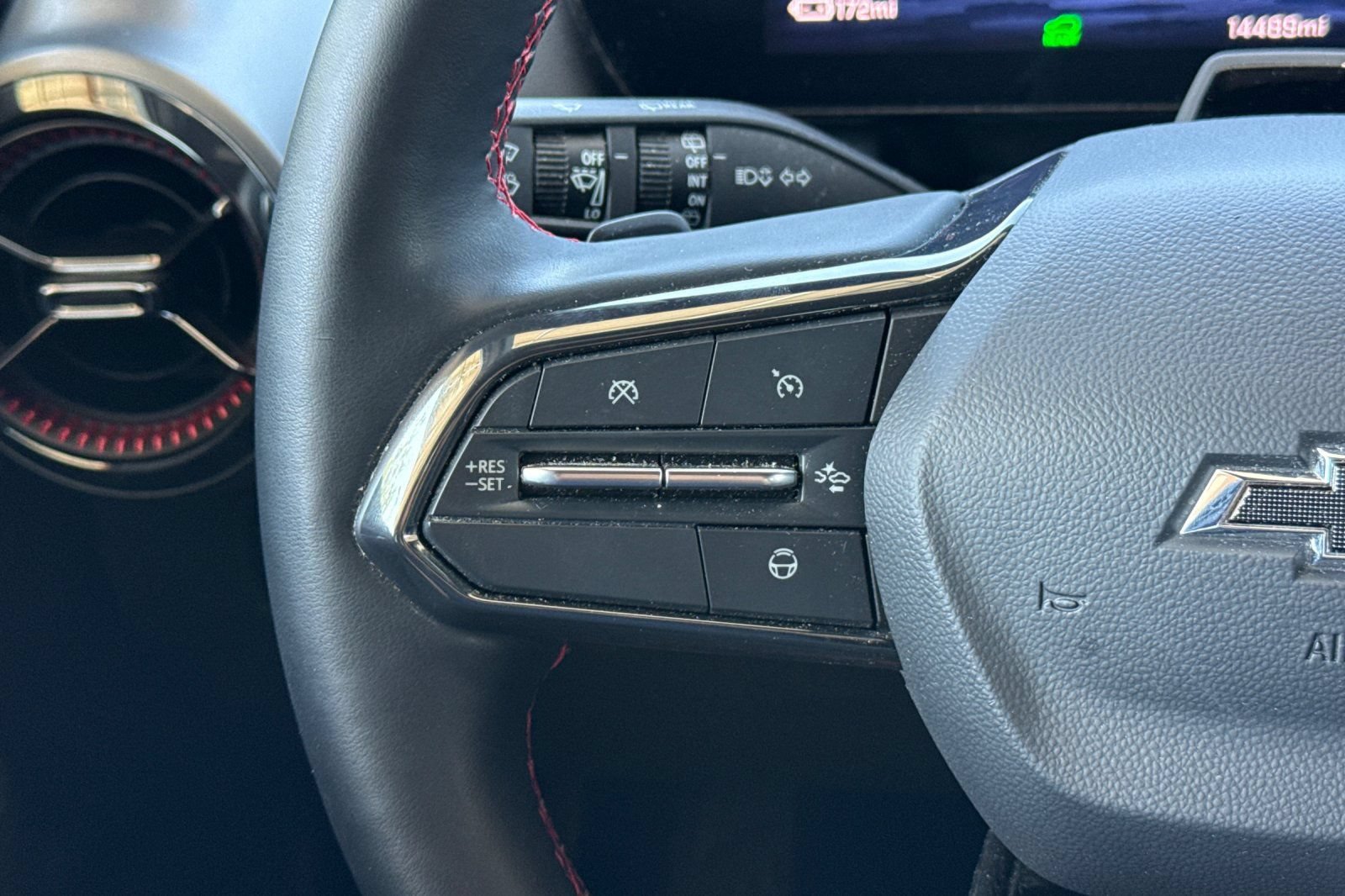 Used 2024 Chevrolet Equinox EV RS FWD image 33