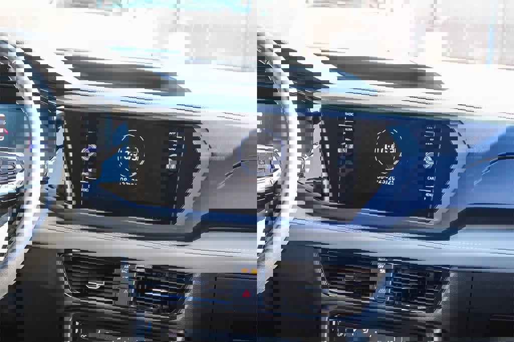 Used 2024 Volkswagen Taos SE image 21