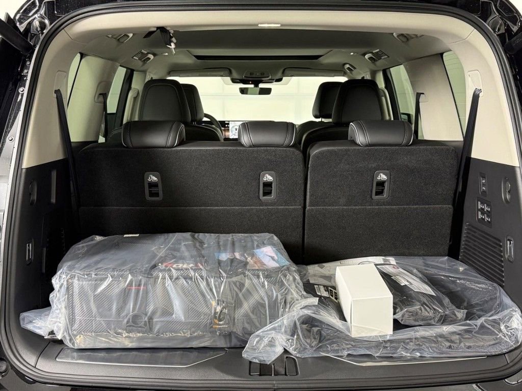 New 2026 INFINITI QX80 Luxe w/ Cargo Package AWD/4WD image 7