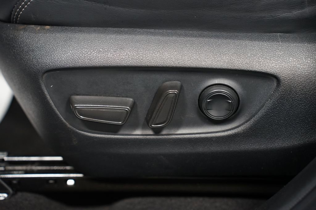 Used 2023 Toyota RAV4 Limited image 34