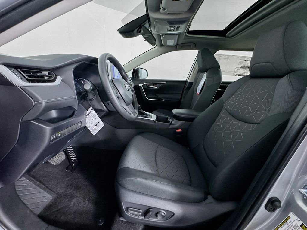 New 2025 Toyota RAV4 XLE image 33