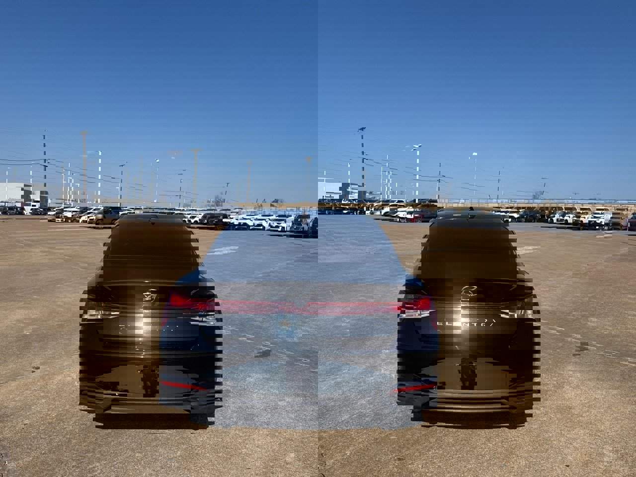 Used 2023 Hyundai Elantra SEL w/ Convenience Package image 6