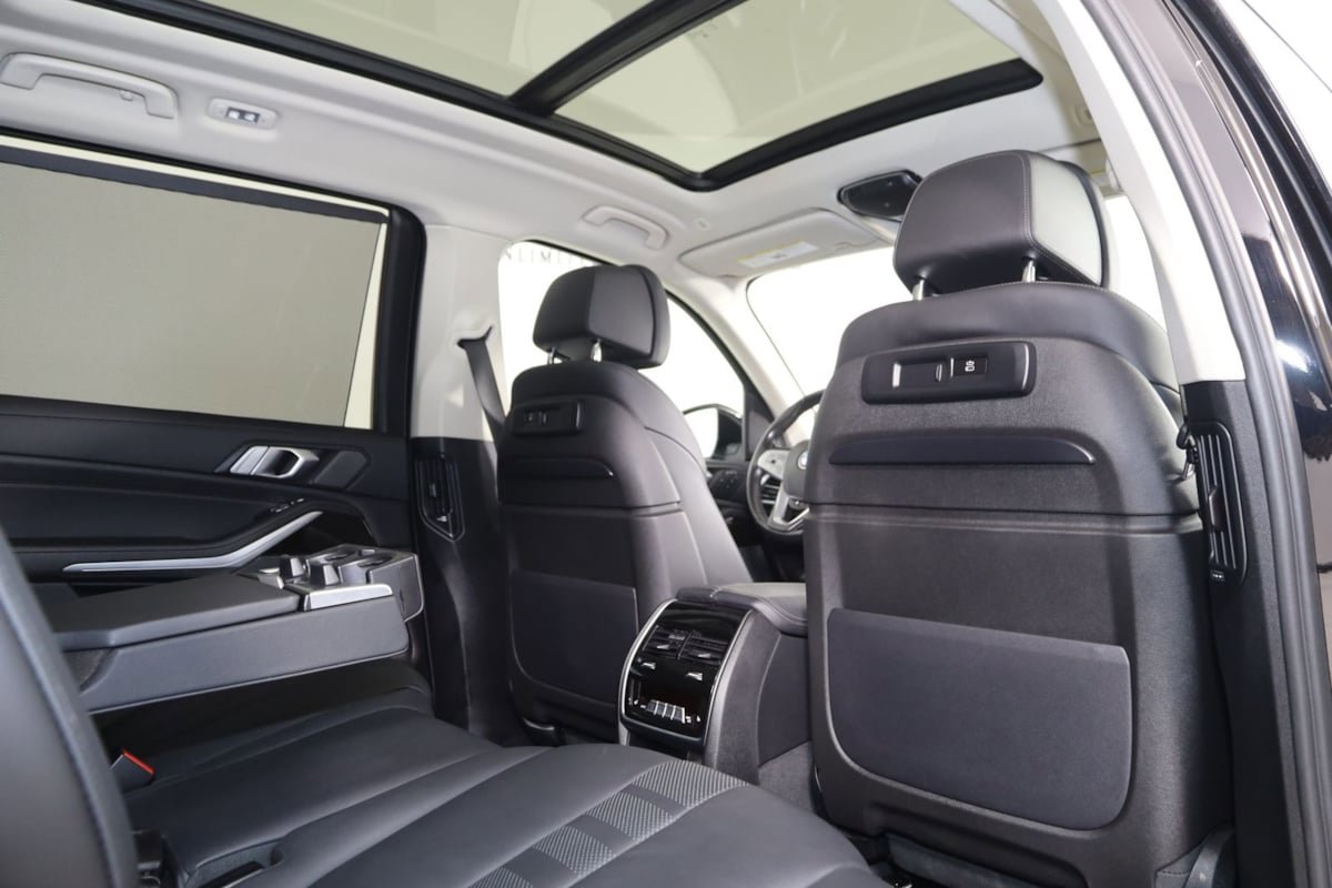 Used 2020 BMW X7 xDrive40i w/ Premium Package AWD/4WD image 17
