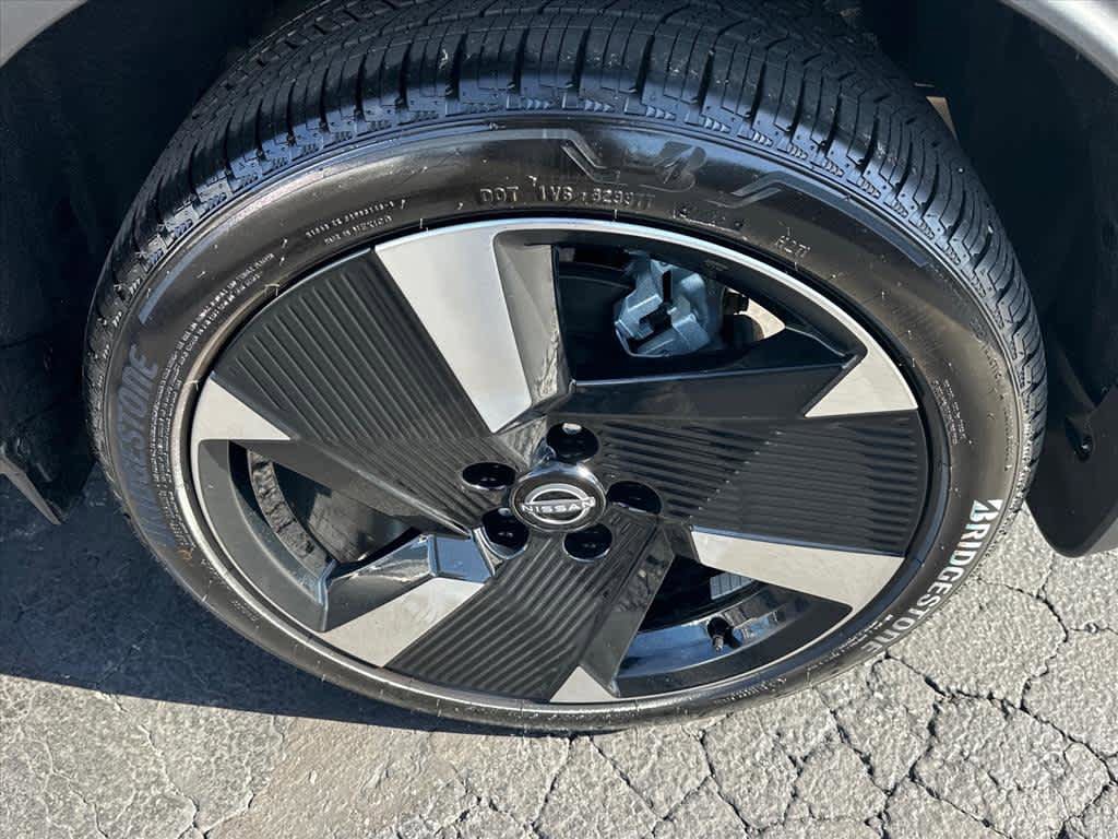 Used 2025 Nissan Kicks SR FWD image 21