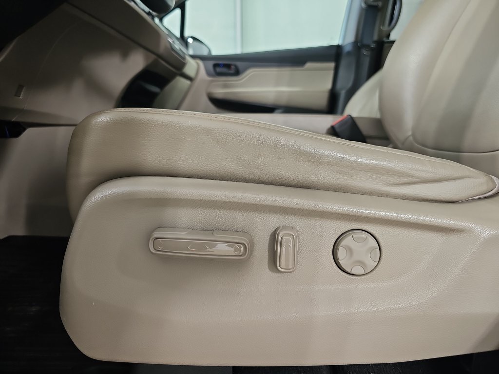 Used 2024 Honda Odyssey EX-L image 37