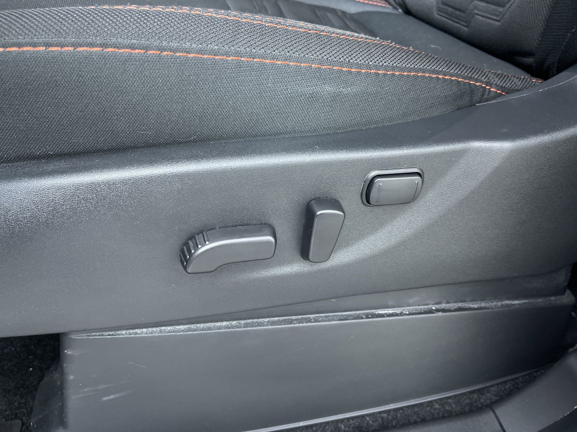 Certified 2025 Nissan Frontier PRO-4X image 13