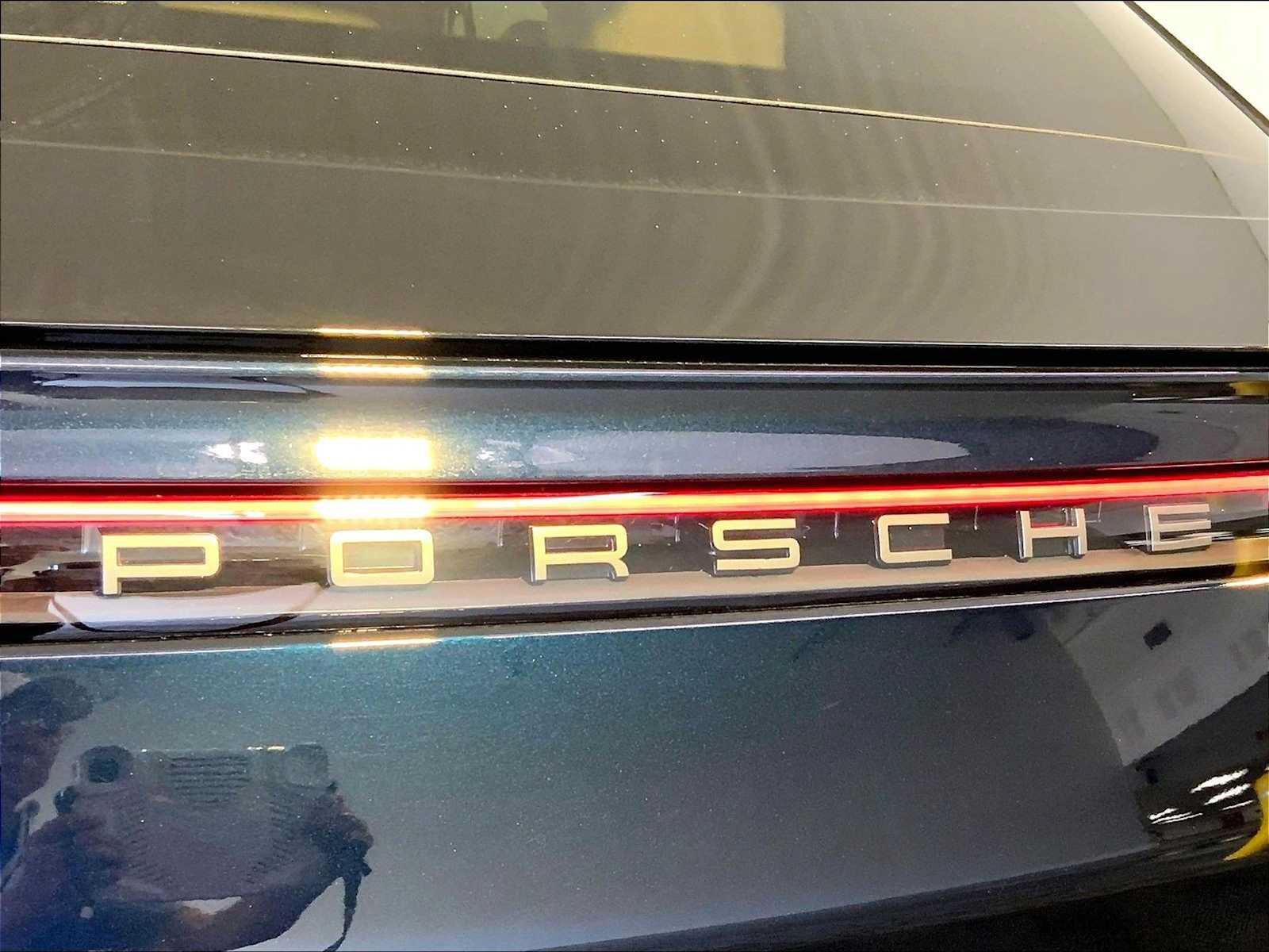 Used 2023 Porsche Cayenne Platinum Edition AWD/4WD image 35