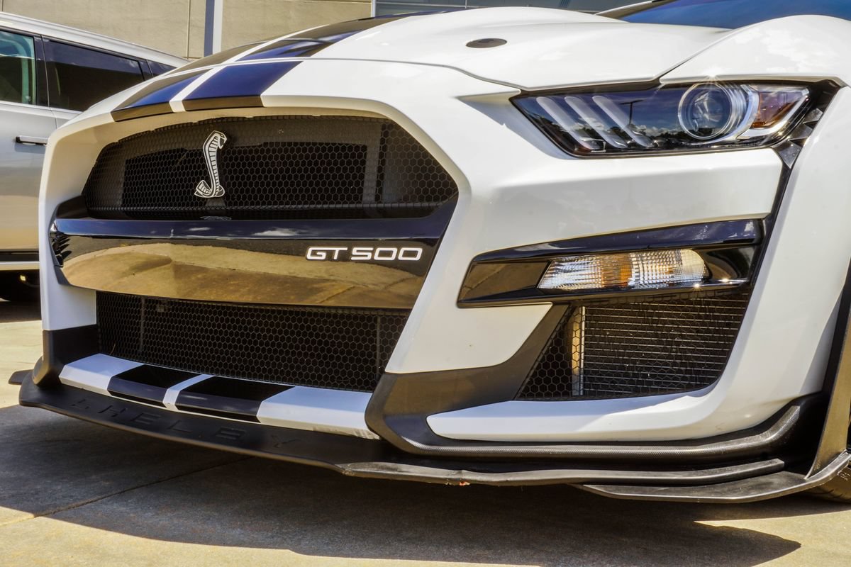 Used 2022 Ford Mustang Shelby GT500 w/ Technology Package RWD image 2