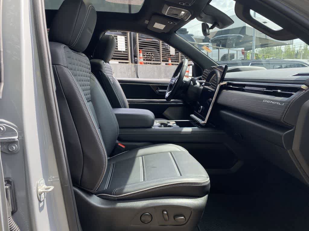 Used 2025 GMC Sierra EV Denali AWD/4WD image 18