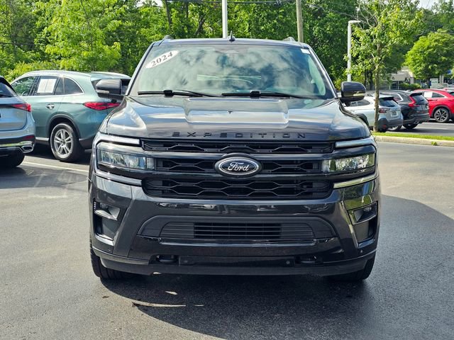 Used 2024 Ford Expedition Limited AWD/4WD image 4