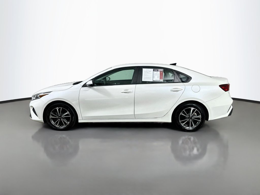 Used 2023 Kia Forte LXS w/ LXS Technology Package FWD image 5