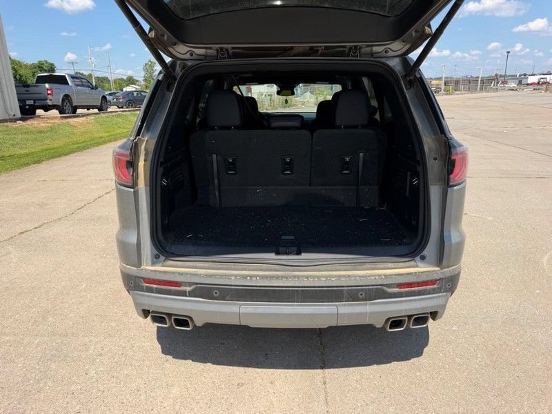 Used 2025 GMC Acadia Elevation w/ Elevation Premium Package FWD image 4