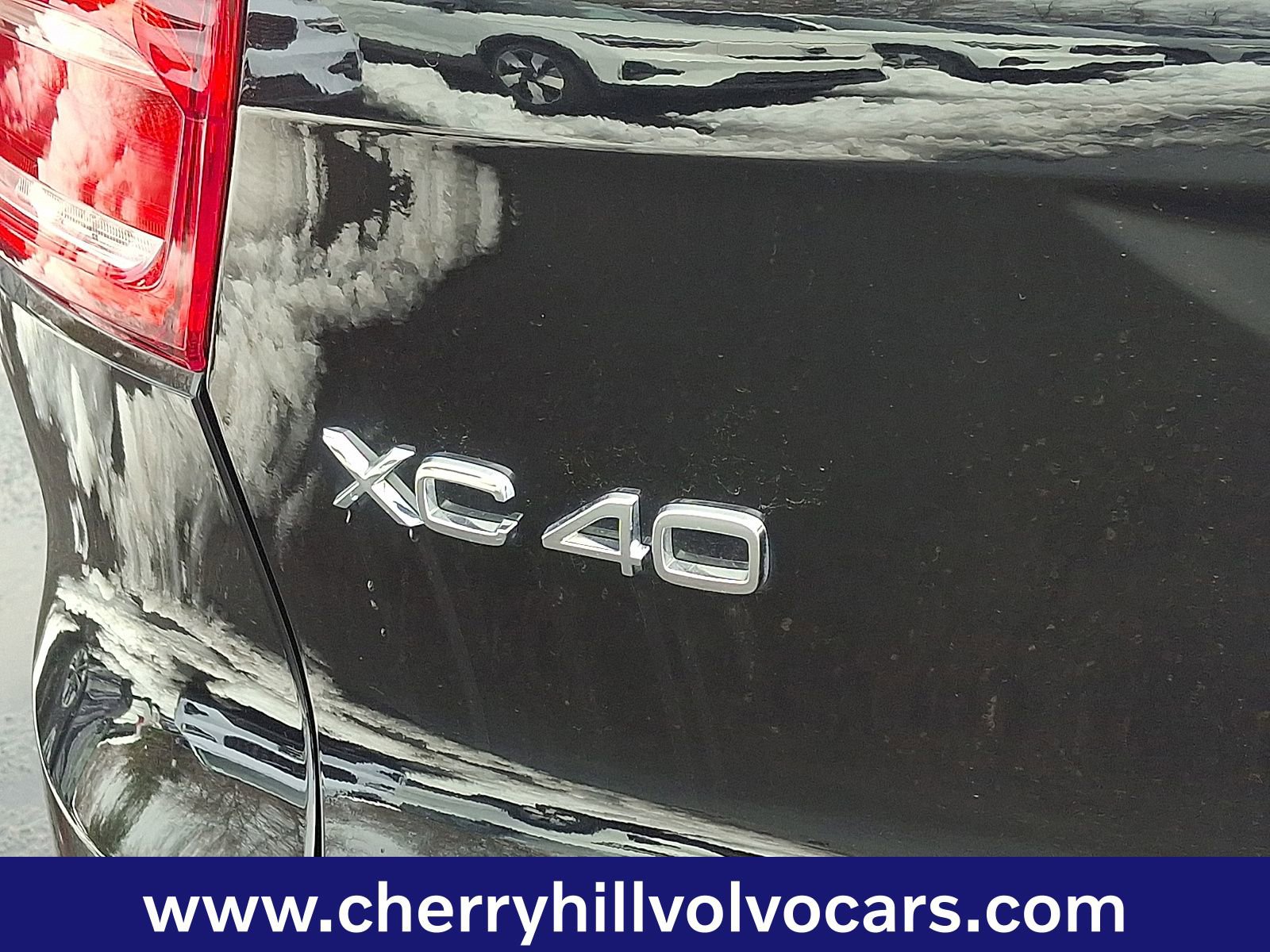 Certified 2025 Volvo XC40 B5 Ultra w/ Protection Package Premier image 30
