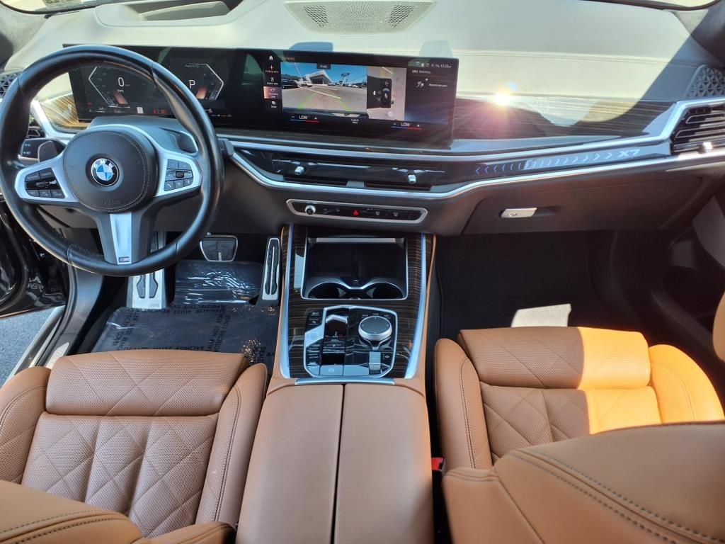 Used 2023 BMW X7 xDrive40i w/ M Sport Package AWD/4WD image 11