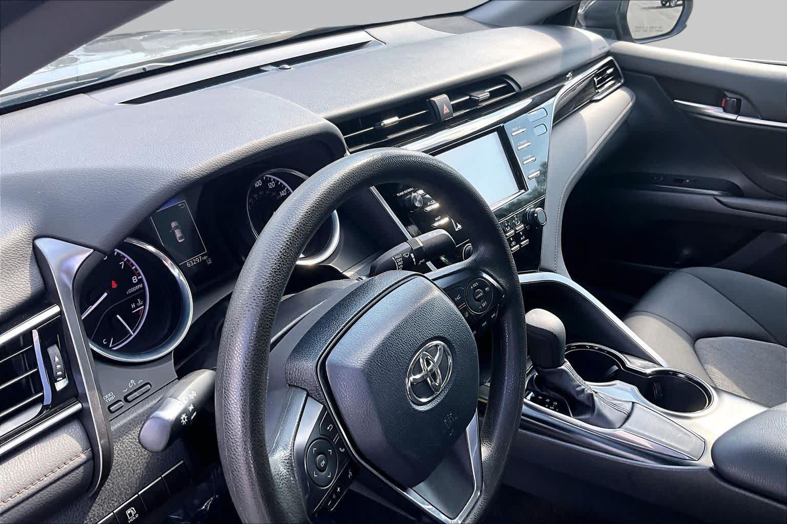 Used 2019 Toyota Camry LE FWD image 17