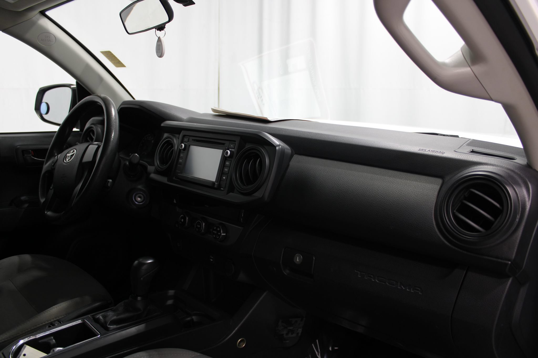 Used 2017 Toyota Tacoma SR RWD image 18