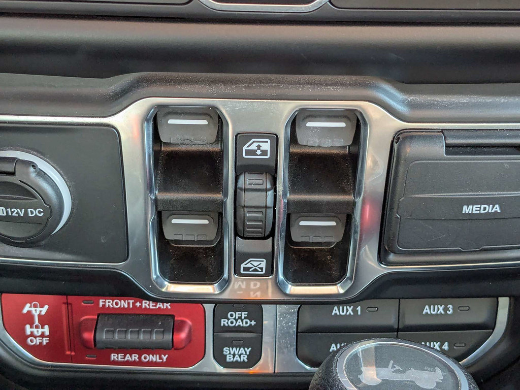 Used 2022 Jeep Wrangler Unlimited Rubicon w/ LED Lighting Group AWD/4WD image 24