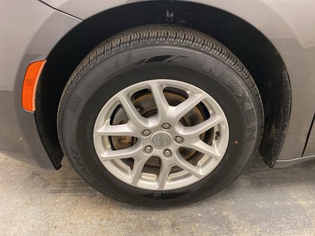Used 2020 Chrysler Pacifica Touring-L FWD image 30