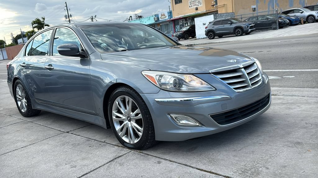 Used 2014 Hyundai Genesis 3.8 RWD image 14