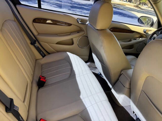 Used 2005 Jaguar X-TYPE 3.0 image 17