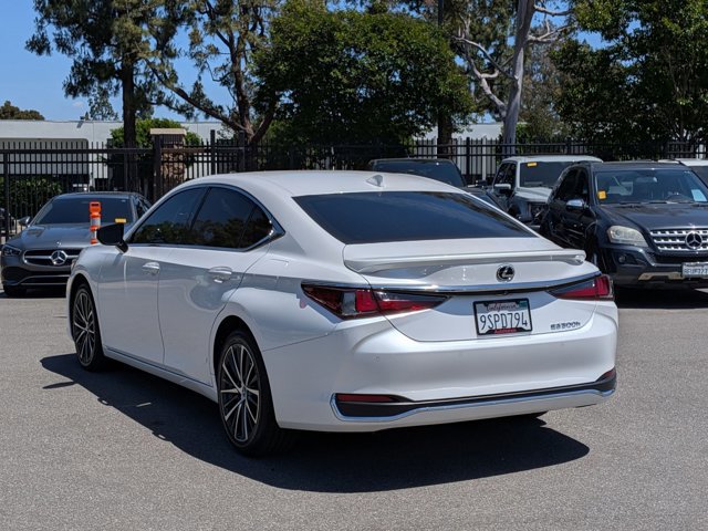 Used 2025 Lexus ES 300h w/ Premium Package FWD image 8