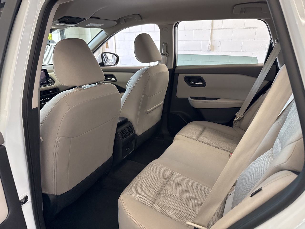 Used 2025 Nissan Rogue SV image 38