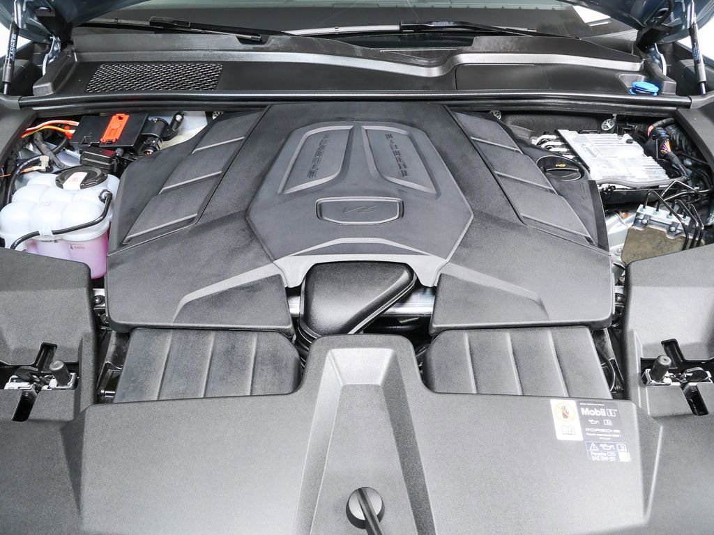 Certified 2026 Porsche Cayenne Coupe image 36