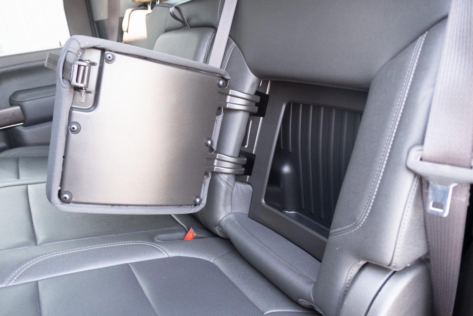 Used 2023 GMC Sierra 3500 SLT w/ SLT Preferred Package image 21