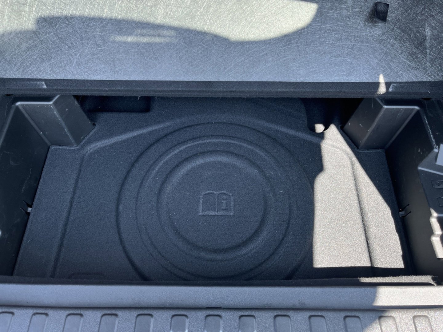 Used 2022 GMC Terrain SLT image 24