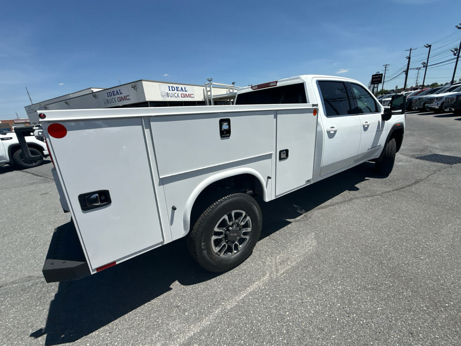 New 2026 GMC Sierra 3500 SLE w/ SLE Convenience Package AWD/4WD image 21