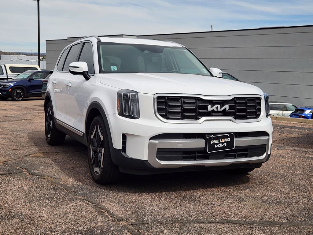 Used 2023 Kia Telluride S w/ S Sunroof Package image 3