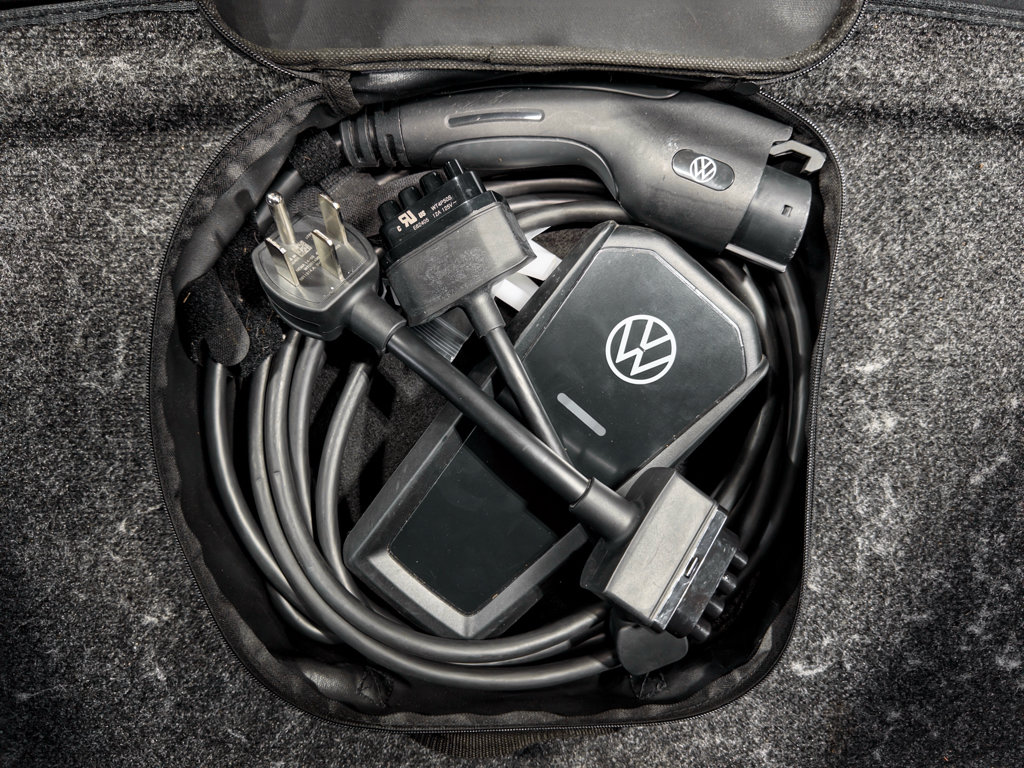 Used 2023 Volkswagen ID.4 Pro S AWD/4WD image 6