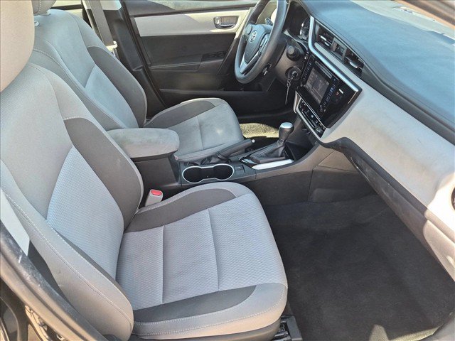 Used 2017 Toyota Corolla LE w/ Carpet Mat Package (TMS) FWD image 19