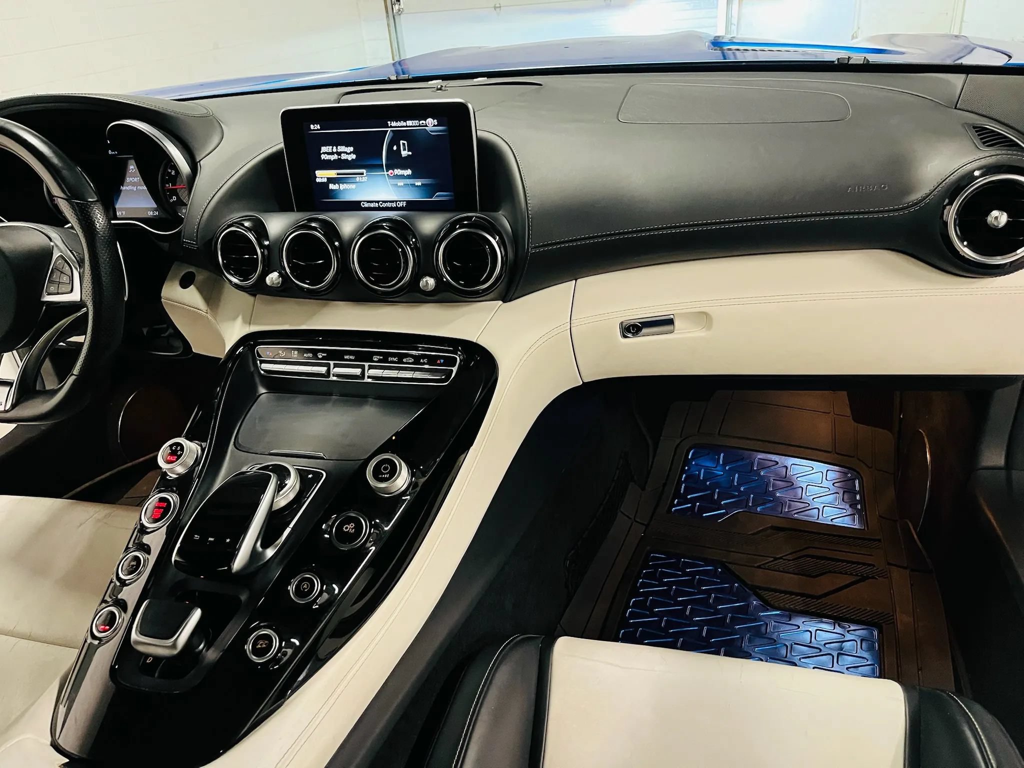 Used 2017 Mercedes-Benz AMG GT S image 28