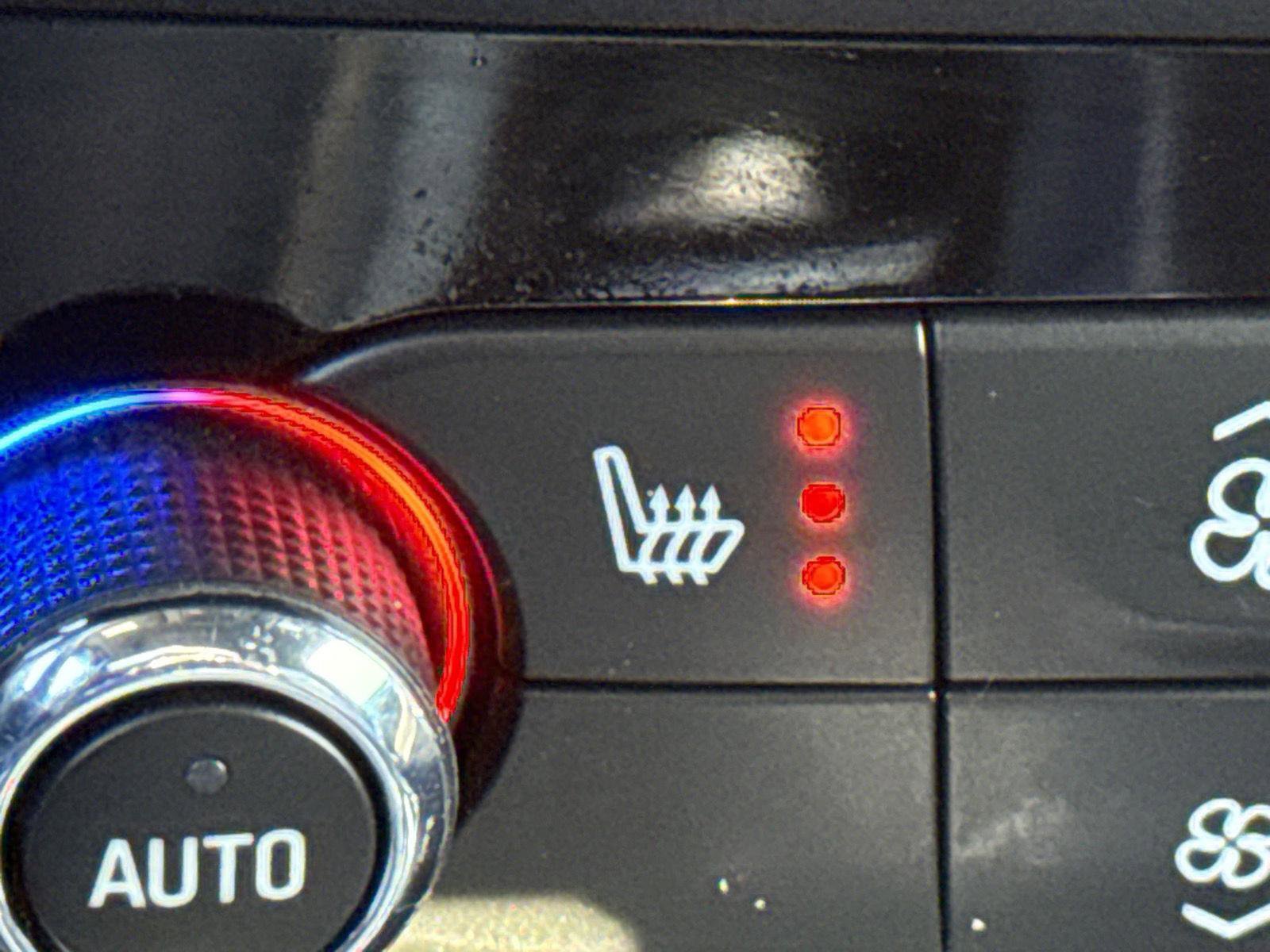 Used 2023 Buick Enclave Essence w/ Experience Buick Package image 19