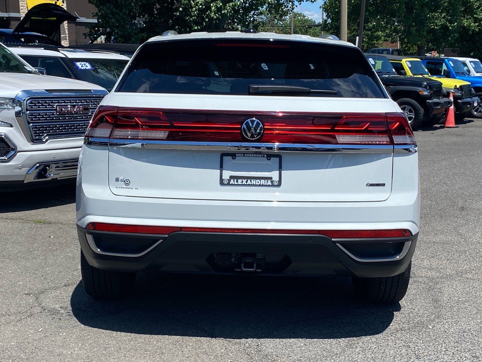 Certified 2024 Volkswagen Atlas Cross Sport SE AWD/4WD image 4