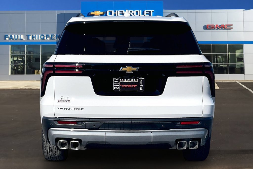 New 2027 Chevrolet Traverse LT w/ Driver Confidence Package FWD image 4