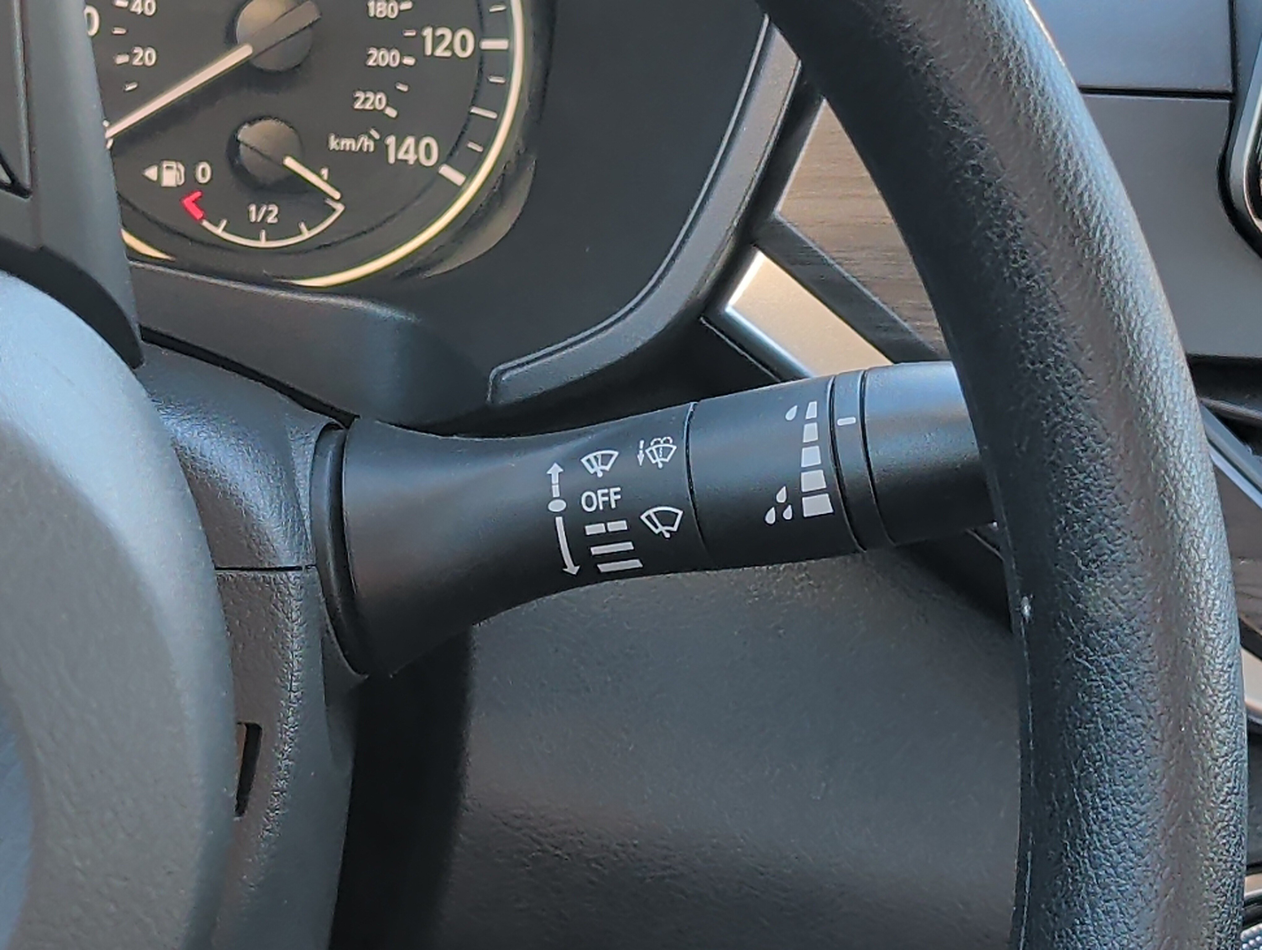Used 2025 Nissan Altima 2.5 SV FWD image 29