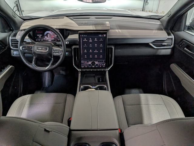 Used 2025 GMC Acadia Elevation AWD/4WD image 12