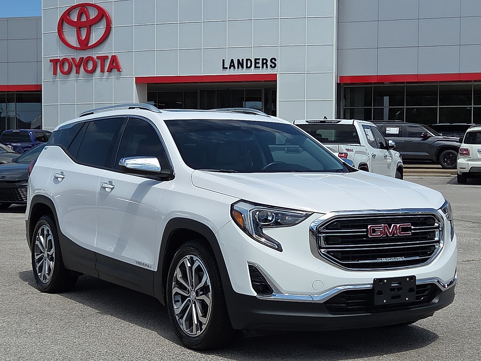 Used 2020 GMC Terrain SLT w/ Preferred Package FWD image 1