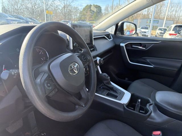 Used 2024 Toyota RAV4 XLE image 9